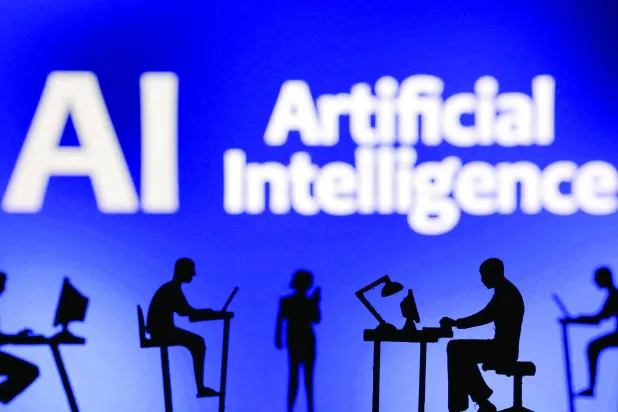 الدراسة تشدد على ضرورة التعاون متعدد التخصصات بين خبراء الروبوتات والكيمياء وعلوم الحياة (رويترز)