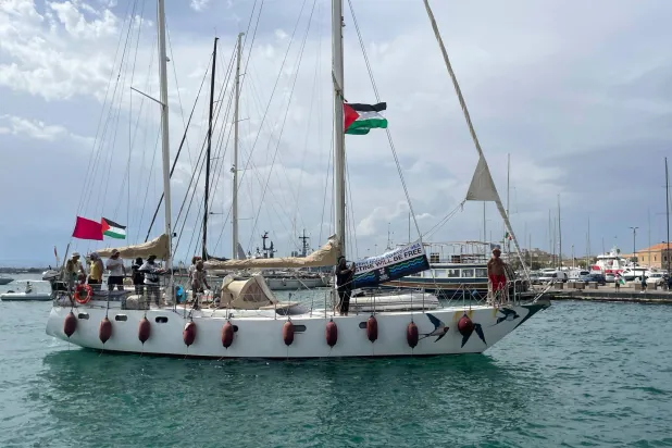 أسطول مساعدات غزة يتجه شرقاً من اليونان رغم التحذيرات الإسرائيلية