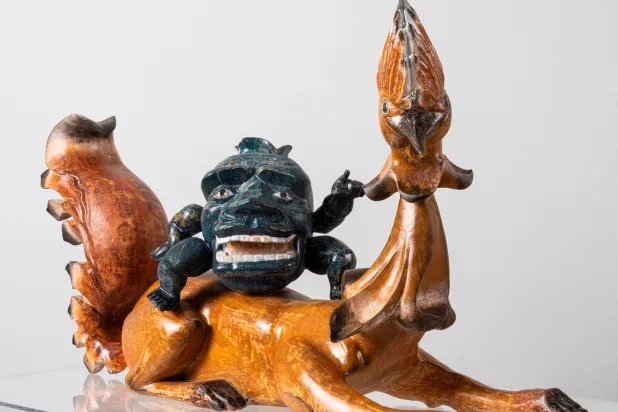 دمجٌ بين أشكال وتركيبات لاستحضار أشكال غير مألوفة (إدارة الغاليري)