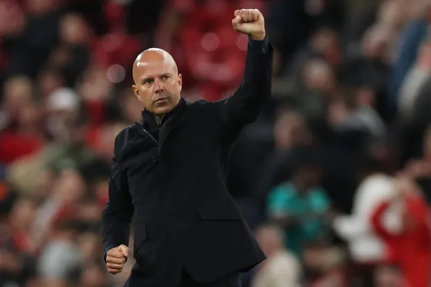 أرني سلوت مدرب ليفربول (رويترز)