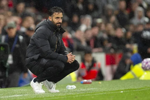 البرتغالي روبن أموريم مدرب مانشستر يونايتد (إ.ب.أ)