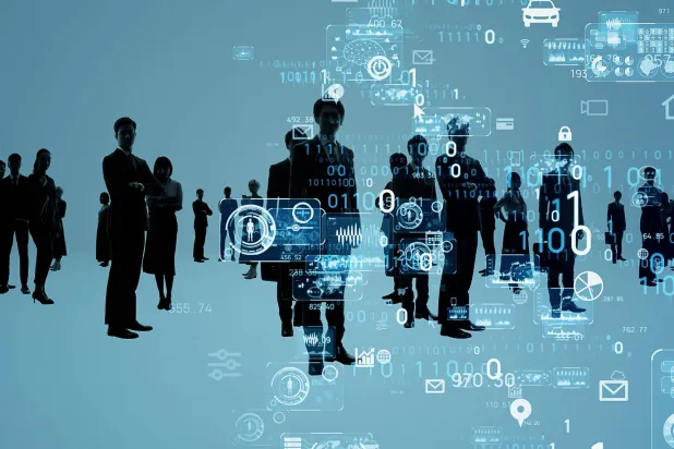 خبراء: «رؤية 2030» وسياسات حماية البيانات تجعل السعودية جاهزة لتجربة موسعة تجمع الإنسان والآلة رغم التهديدات السيبرانية (شاترستوك)