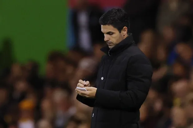 ميكيل أرتيتا المدير الفني لفريق آرسنال (رويترز)