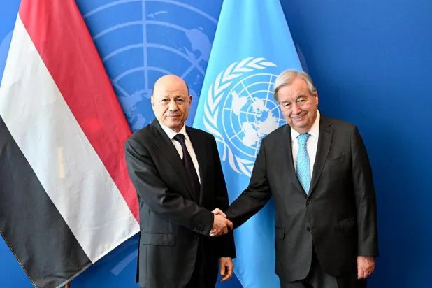 رئيس مجلس القيادة الرئاسي اليمني رشاد العليمي والأمين العام للأمم المتحدة (سبأ)