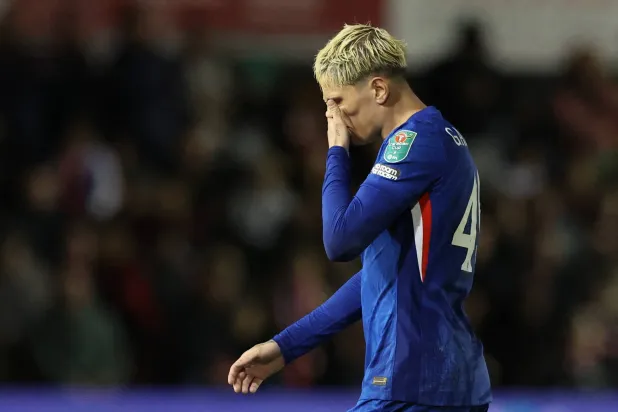 أليخاندرو غاراناتشو أحد خيارات تشيلسي في مركز الجناح الأيسر (رويترز)