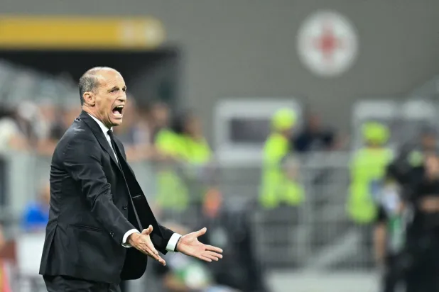 ماسيمليانو أليغري المدير الفني لفريق ميلان (أ.ف.ب)