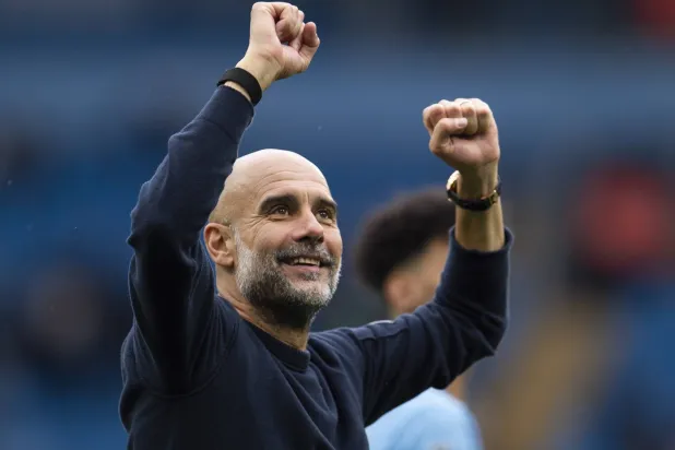 الإسباني بيب غوارديولا المدير الفني لمانشستر سيتي (إ.ب.أ)