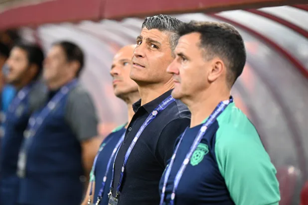 البرتغالي بيدرو إيمانويل مدرب الفيحاء (تصوير: بشير صالح)