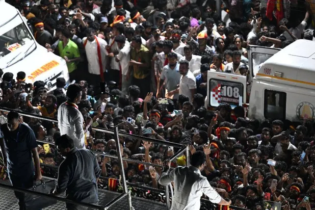 الممثل الهندي فيجاي خلال التجمع الحاشد في إقليم كارور (وسائل إعلام هندية)