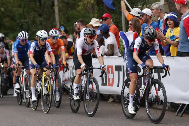 الفريق الإسرائيلي استبعد بسبب مخاوف أمنية (رويترز)