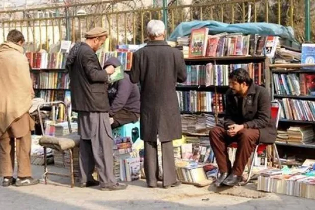 تشمل الكتب الجامعية المحظورة مجموعة واسعة من الموضوعات (متداولة)