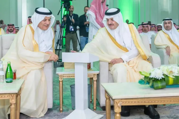 أمير المنطقة الشرقية يدشن المشاريع التنموية بحضور وزير البيئة والمياه والزراعة (الشرق الأوسط)