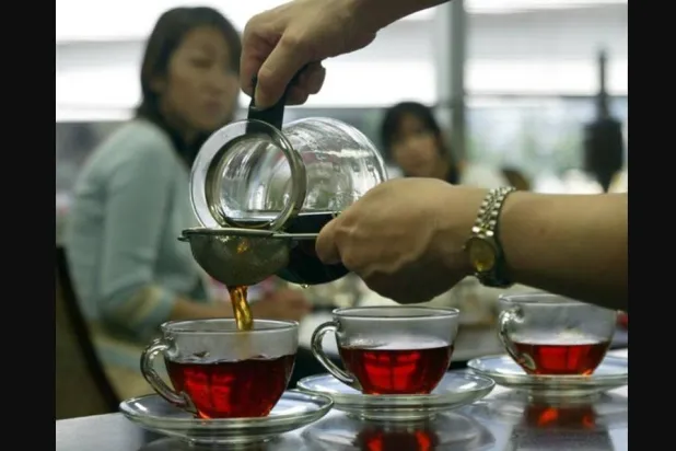 بحوث علمية كثيرة تؤكد فوائد الشاي الصحية (رويترز)