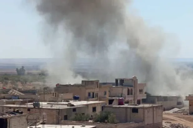 صورة متداولة على «فيسبوك» لموقع الاستهداف في بلدة التمانعة بريف إدلب