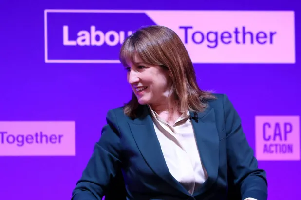 ريفز خلال مشاركتها في قمة العمل العالمي للتقدم 2025 بلندن يوم 26 سبتمبر (رويترز)