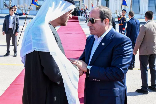 السيسي وبن زايد في «مطار العلمين» نهاية أغسطس الماضي (الرئاسة المصرية)