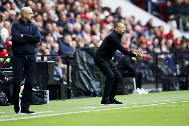 مدرب أياكس الهولندي جوني هايتينخا (أ.ف.ب)