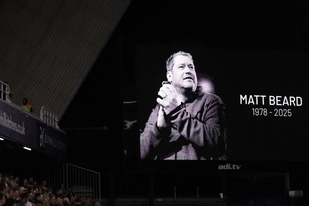 مات بيرد المدرب السابق لفريقي ليفربول وتشيلسي لكرة القدم للسيدات (رويترز)