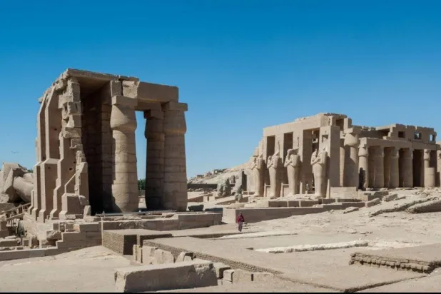 مصر تواصل ترميم معبد الرامسيوم ومقبرة تحتمس الثاني في الأقصر