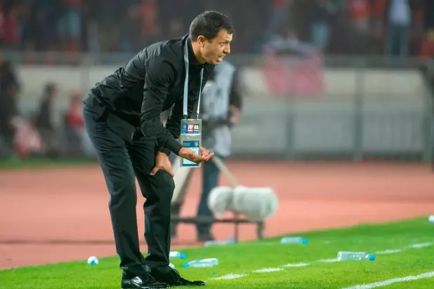 المدير الفني المغربي لمنتخب الأردن لكرة القدم جمال السلامي (كاف)