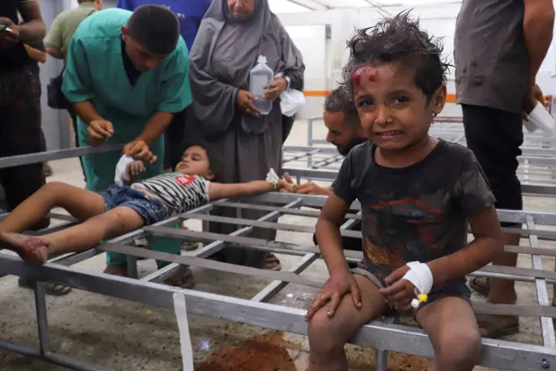 غزة: مقتل 30 فلسطينياً غالبيتهم قرب مركز توزيع مساعدات بنيران إسرائيلية