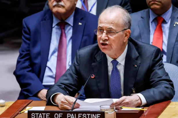 رئيس الحكومة الفلسطينية: مستعدون لتحمل كامل مسؤولياتنا في الضفة وغزة