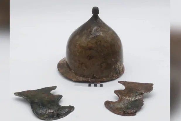 "Montefortino" miğferi, Aegadian Adaları açıklarındaki deniz tabanında bulundu (Sicilya Bölgesi)