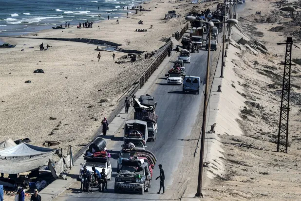 الجيش الإسرائيلي يعلن إغلاق آخر ممر متاح للمتجهين شمالاً من جنوب غزة