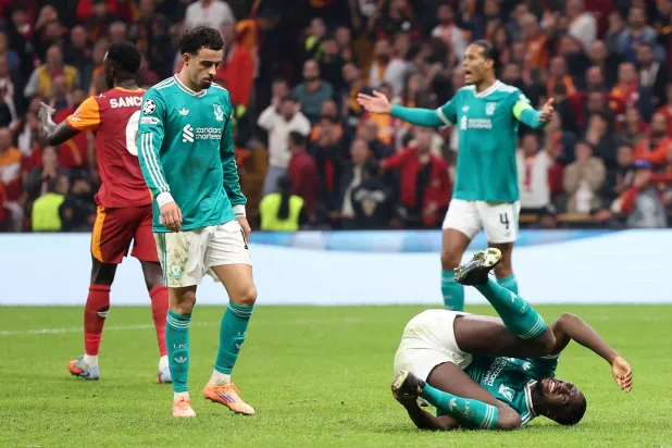 الصورة توضح حالة ليفربول في آخر مباراتين (رويترز)