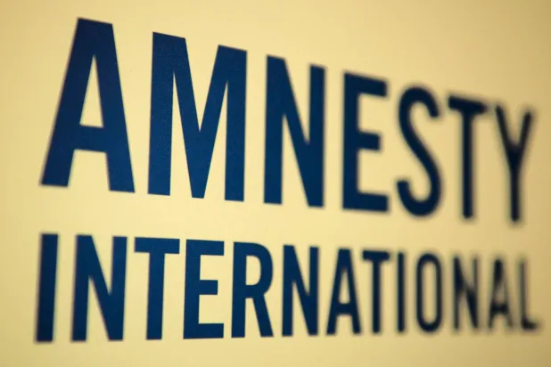 المنظمة قالت إن الدوريات الإسرائيلية تعد بمثابة انتهاك للقانون الدولي ولوائح «فيفا» (د.ب.أ)