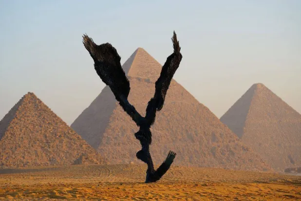 عمل بعنوان «سنلتقي مرة أخرى» لجيك مايكل سينغر بالدورة الرابعة (إدارة المعرض)