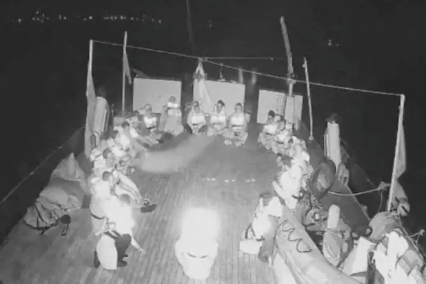 Gazze'ye yardım götüren Sumud Filosu'na baskın düzenleyen İsrail, bazı gemileri ele geçirerek yolcuları alıkoydu