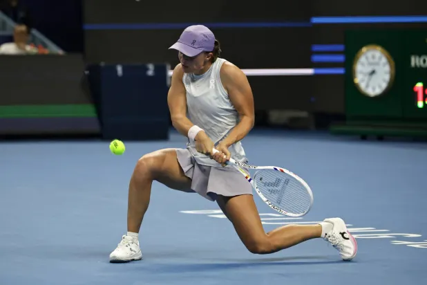 شفيونتيك بدت مرهقة في المباراة (إ.ب.أ)