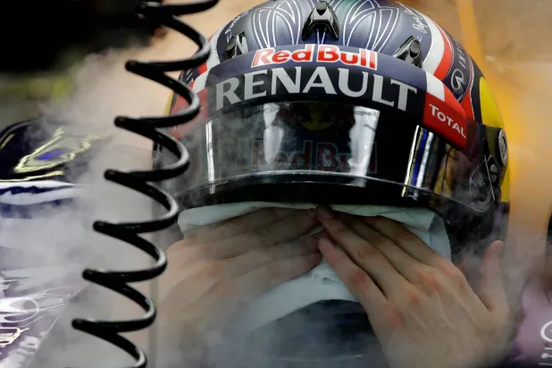 السباق سيُعرّض السائقين لدرجات حرارة مرتفعة تصل إلى 50 درجة مئوية (أ.ب)