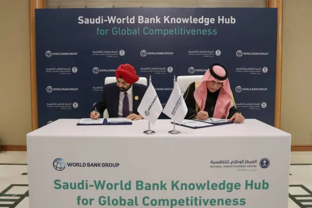 The signing ceremony of the agreement to establish a Knowledge Hub in Riyadh by the Saudi Minister of Commerce and the World Bank President in December (World Bank)