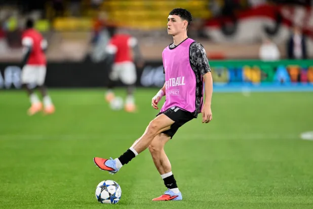 فيل فودين نجم مان سيتي المستبعد من تشكيلة «الأسود الثلاثة» (أ.ب)