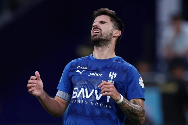 روبن نيفيز لاعب الهلال في صدارة تشكيلة البرتغال لتصفيات المونديال (رويترز)