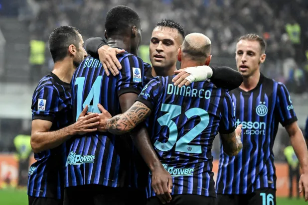 لاوتارو يحتفل بهدفه الثاني في المواجهة (إ.ب.أ)