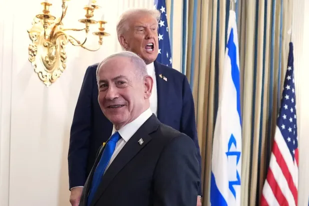 Trump ve Netanyahu Beyaz Saray'da düzenlenen basın toplantısının ardından, 29 Eylül 2025 (AP)