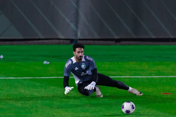 نواف العقيدي خلال تدريبات الحراس (المنتخب السعودي)