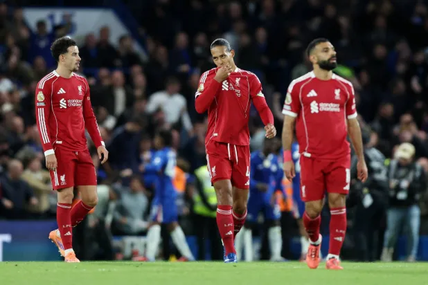 الحسرة واضحة على لاعبي ليفربول (رويترز)