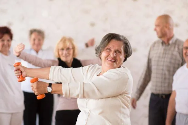 كبار السن يمارسون الرياضة في البوسنة والهرسك (أرشيفية - صندوق الأمم المتحدة للسكان)