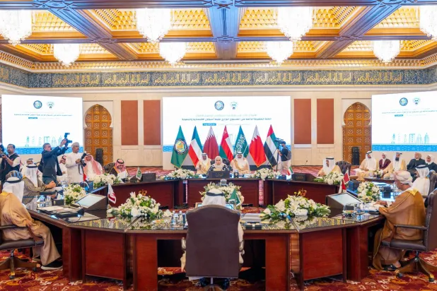 جانب من اجتماع هيئة الشؤون الاقتصادية والتنموية بالأمانة العامة لمجلس التعاون الخليجي في الكويت (كونا)