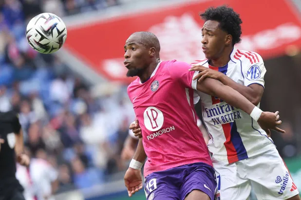 ليون سقط على ملعبه أمام تولوز (أ.ف.ب)