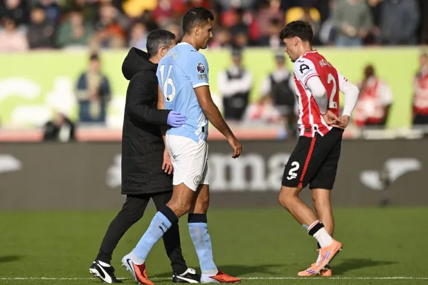 نجم وسط مانشستر سيتي الإنجليزي رودري بعد تعرّضه لإصابة في العضلية الخلفية للفخذ (رويترز) 