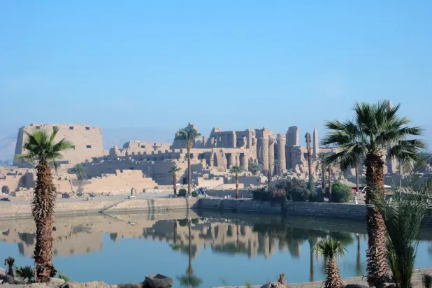 أطلال قديمة لمجمع معبد الكرنك في الأقصر بمصر (جامعة ساوثهامبتون)