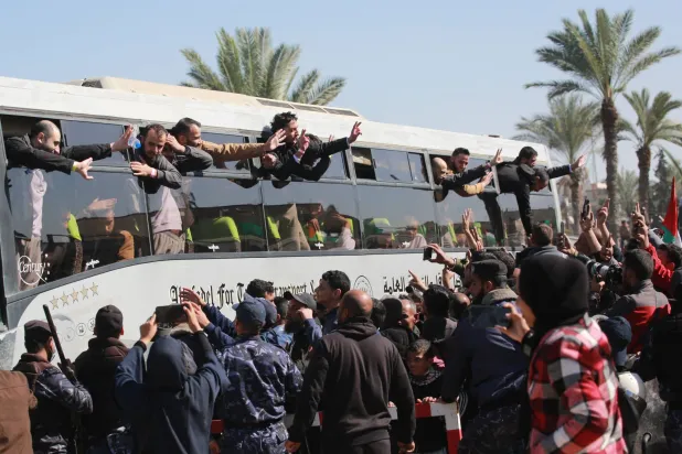 «أحدهم نال أكبر حكم بالسجن»... 6 أسرى كبار تريد «حماس» تحريرهم