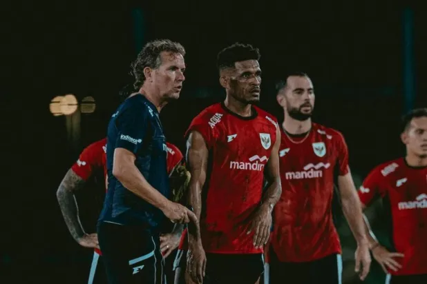 «تعميم إندونيسي» يطلب الصلاة الجماعية لمنتخب «غارودا» أمام «الأخضر»