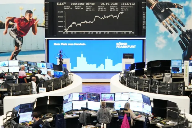الأسهم الأوروبية تفتح على انخفاض مع تراجع قطاع البنوك