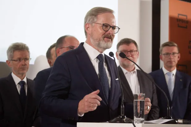 رئيس الوزراء الحالي بيتر فيالا (رويترز)